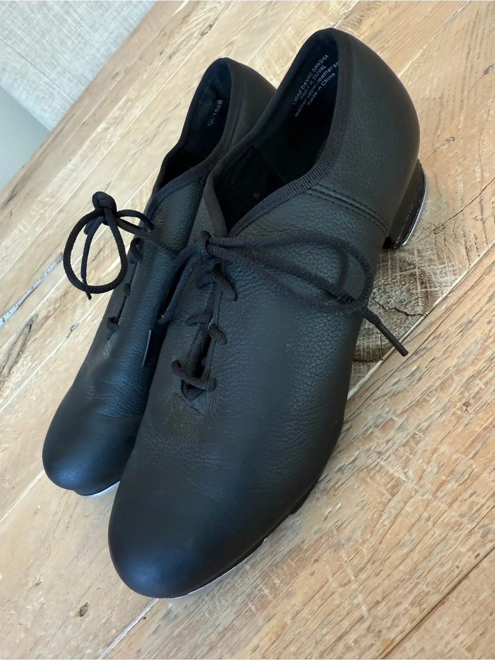 Sasha T-split TA01 Tap Shoes NWOT